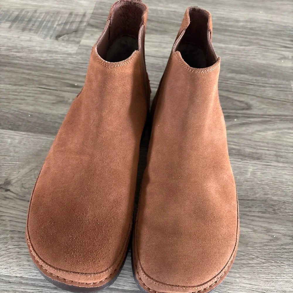 Chaco Mens Size 9 Paonia Cinnamon Brown Suede Chelsea Boots Shoes NEW